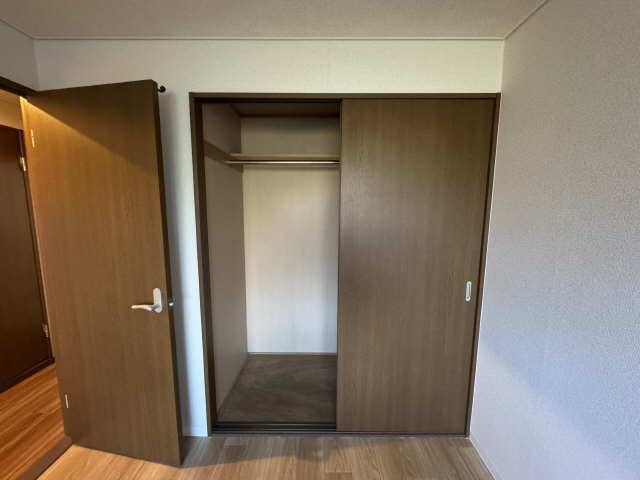 収納　廊下側西洋室